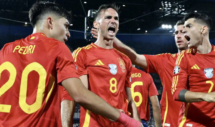 Jugadores de España celebrando uno de los cuatro goles ante Georgia. (Fuente: https://uefa.com)