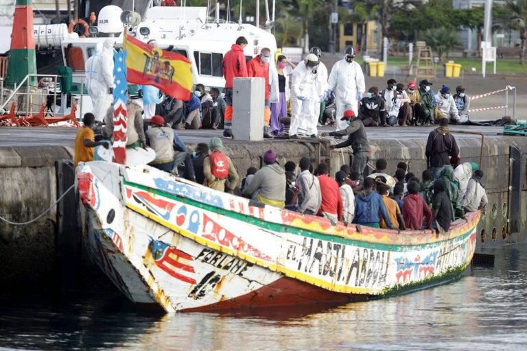 La crisis migratoria en las costas de Canarias ha alcanzado niveles alarmantes.