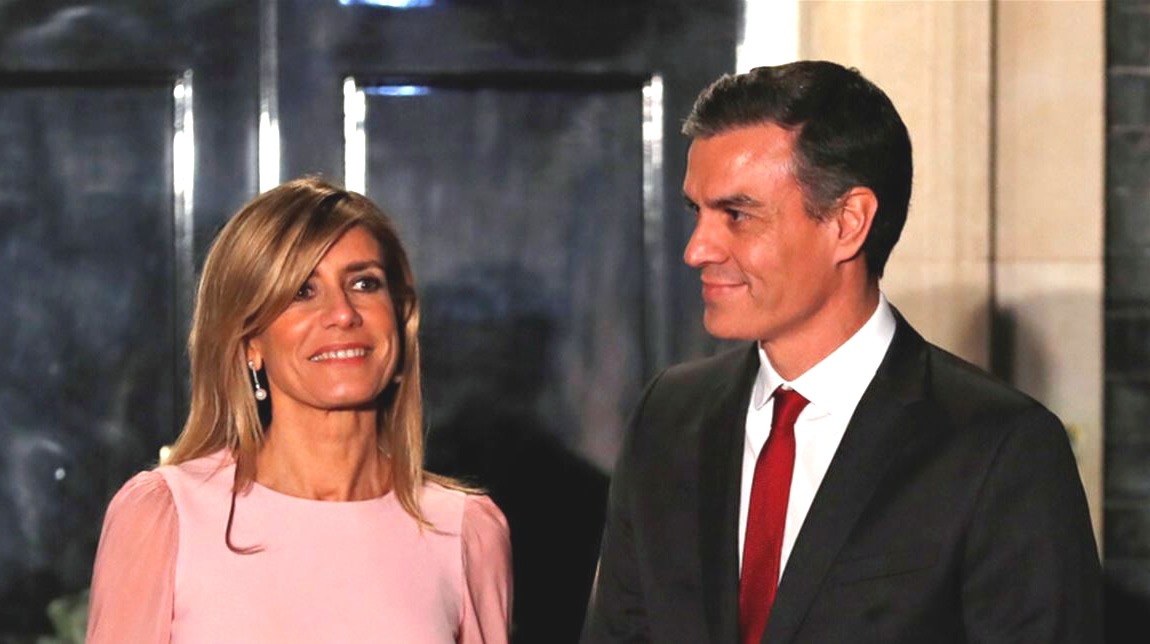 Begoña Gómez y Pedro Sánchez durante un acto oficial.