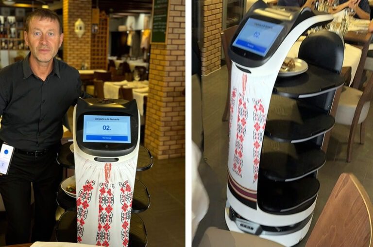 Robot camarera en la plantilla del Bambi Gourmet.