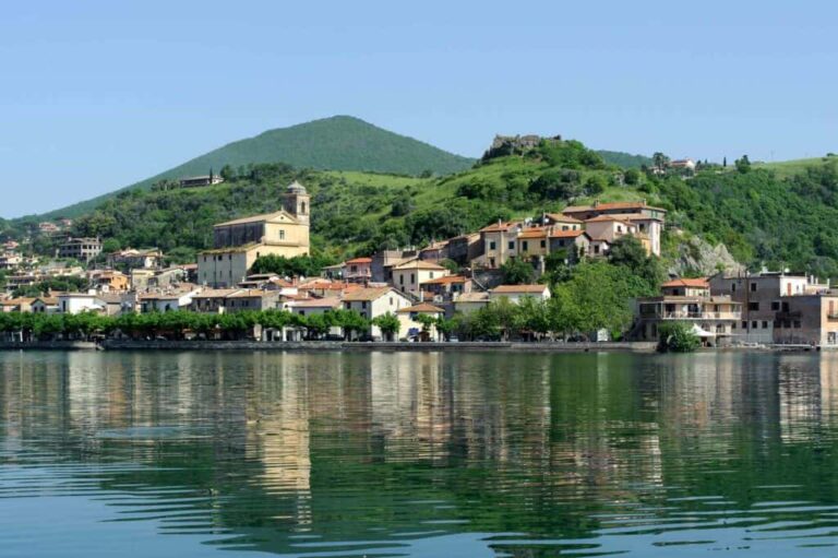 Trevignano Romano, pueblo cercano a Roma.