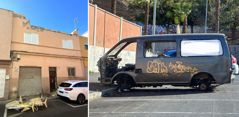 Una casa en ruinas. Las vallas protectoras han sido amontonadas y existe riesgo para los vecinos. Y una furgoneta desguazada en un aparcamiento.